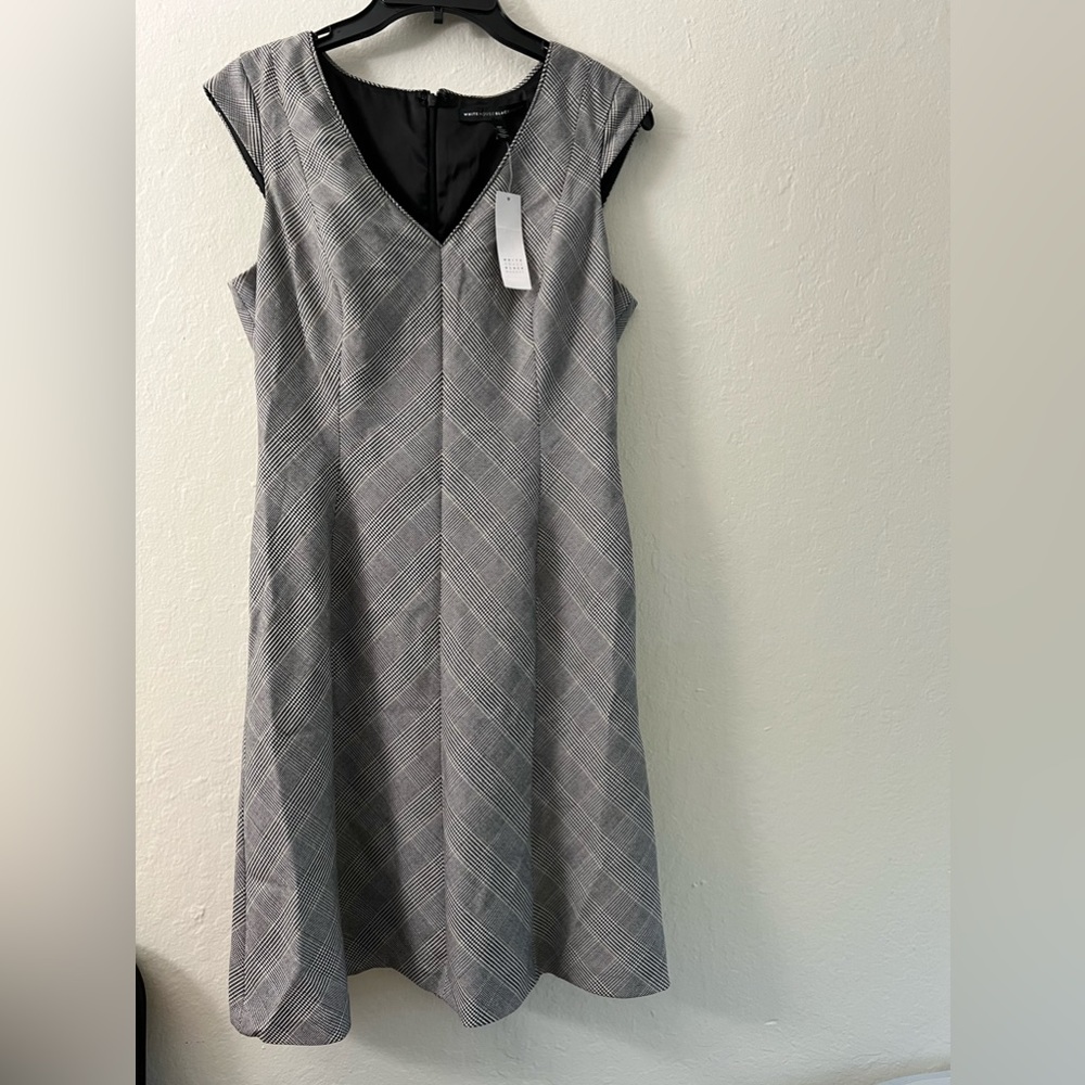 White House Black Market - NWT Ext Slv Emilia Plaid